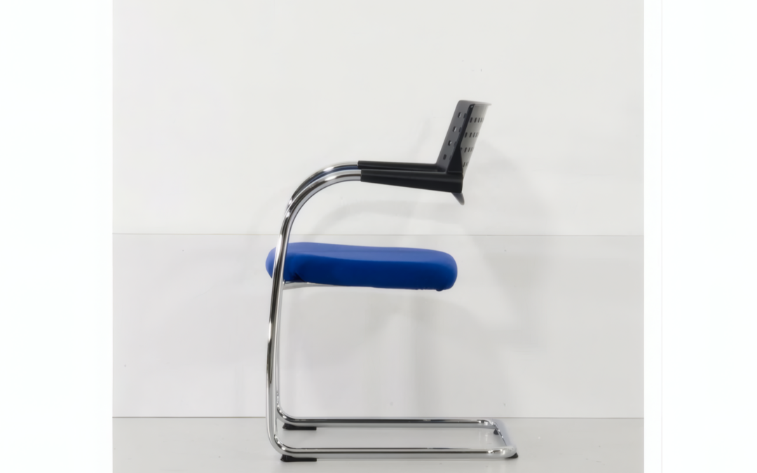 120500216_konferenzstuhl-freischwinger-vitra-visavis-schwarz-blau-chrom-metall-stoff-kunststoff-6_4x3-Upscale