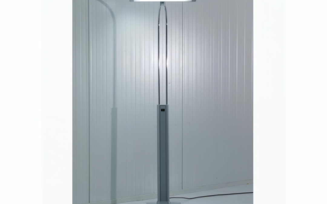 180104492_stehleuchte-luxo-silvy-fl-adjustable-59x193x38cm-chrom-metall-aluminium-5_4x3-Upscale