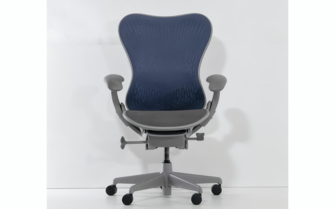 230807546_buerodrehstuhl-herman-miller-mirra-blau-grau-4_4x3-Upscale
