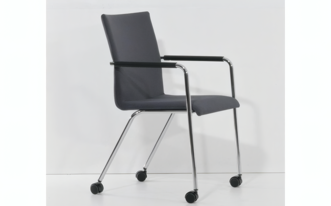 240307746_konferenzstuhl-rollbar-dauphin-rollbar-schwarz-grau-chrom-stoff-kunststoff-5_4x3-Upscale