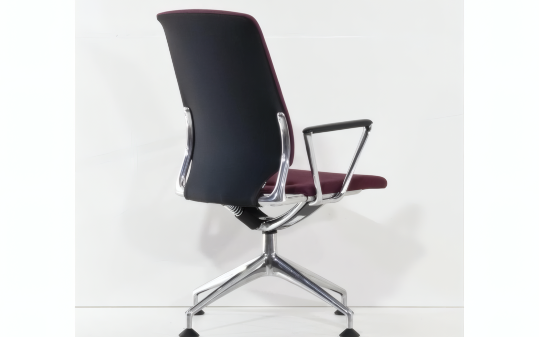 240907902_konferenzstuhl-vitra-meda-conference-aluminium-4_4x3-Upscale