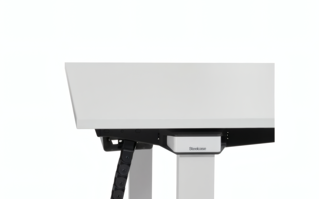 240907918_schreibtisch-elektrisch-steelcase-elek-160x65cm-weiss-metall-3_4x3-Upscale