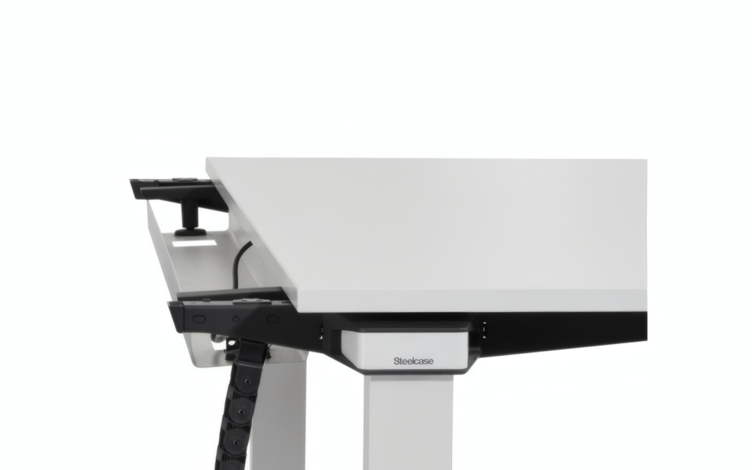 240907918_schreibtisch-elektrisch-steelcase-elek-160x65cm-weiss-metall-4_4x3-Upscale