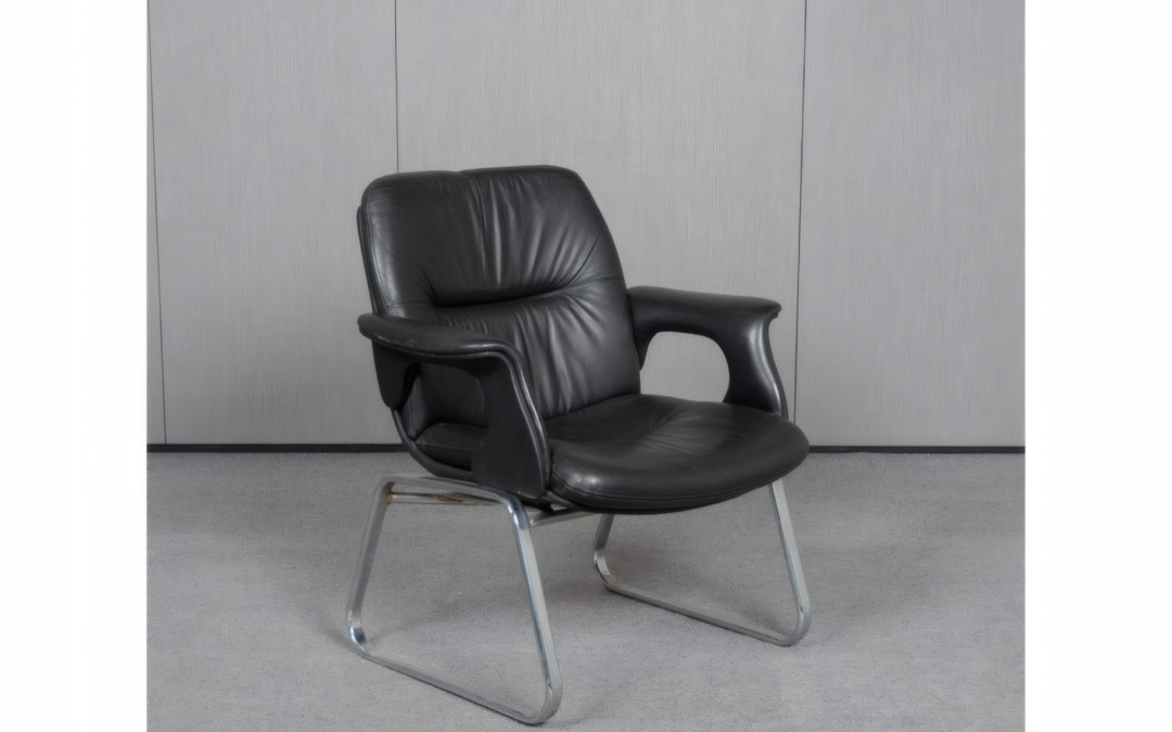 250108030_loungesessel-70er-original-ch-sw-69x83x57cm-schwarz-chrom-leder-2_4x3-Upscale