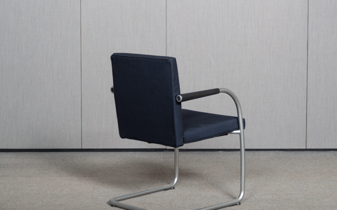 260608441-loungesessel-freischwinger-vitra-visalounge-63x75x76cm-blau-silber-weißaluminium-4_4x3-Upscale