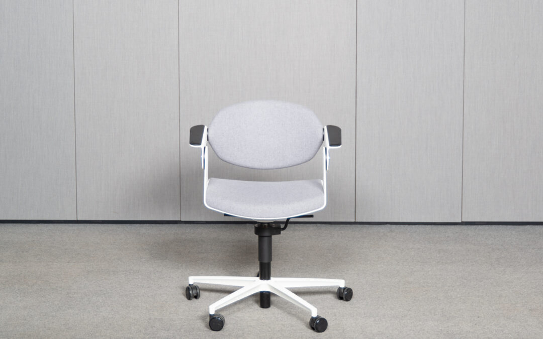 260708453-koenig-neurath-balance-chair-sitz-stehstuhl-fusskreuz-weiss-grau-1