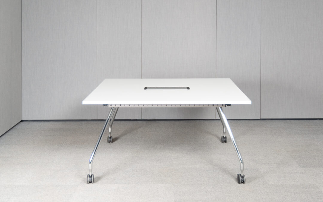 260708456-vitra-ad-hoc-konferenztisch-140×140-perlweiss-chrom-rollbar-1