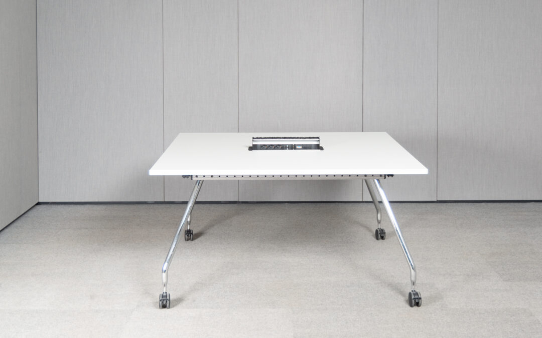 260708456-vitra-ad-hoc-konferenztisch-140×140-perlweiss-chrom-rollbar-5