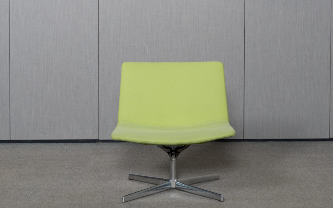 260808470-loungesessel-arper-catifa-80-stoff-aluminium-gruen-drehbar-01