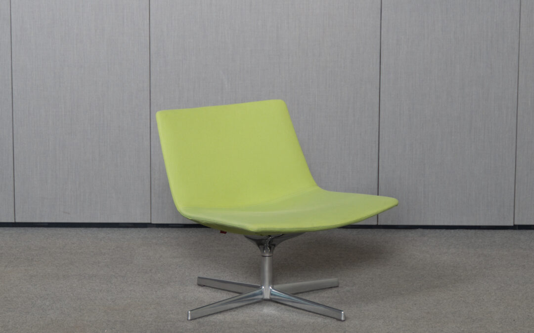 260808470-loungesessel-arper-catifa-80-stoff-aluminium-gruen-drehbar-02